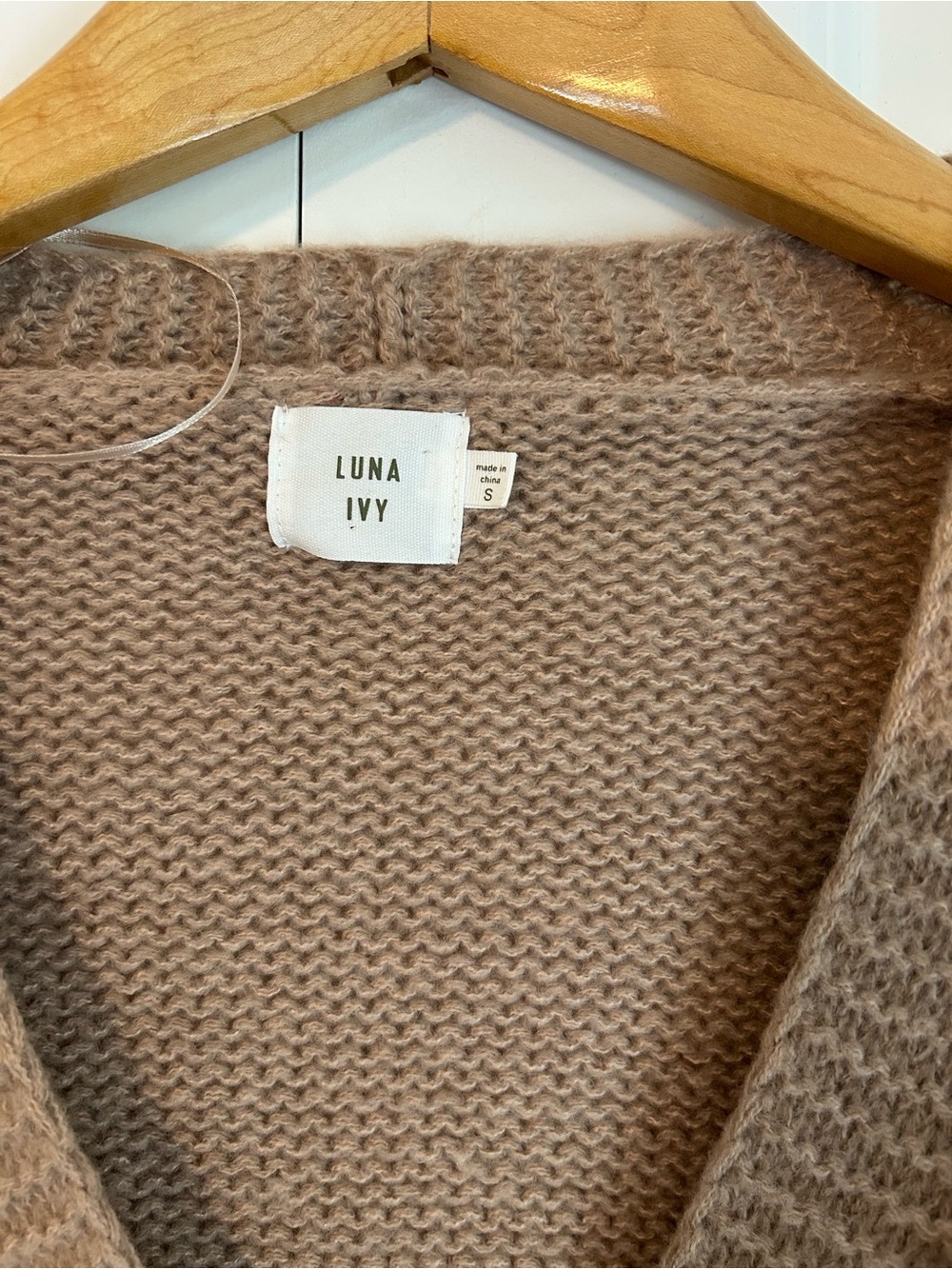 Luna & Ivy Tan with Cream flowers Floral Knit Cardigan Small NWT - Picture 4 of 8